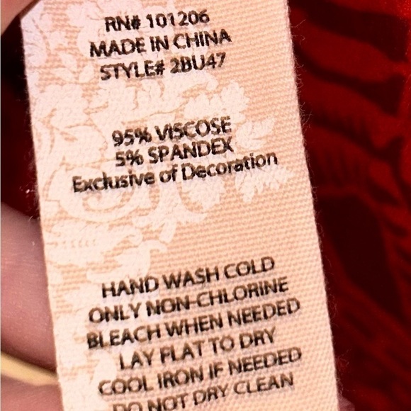 Soft Surroundings Kalahari Red Aztec Embroidered Long Sleeve Tunic Top- Size S - Picture 8 of 8